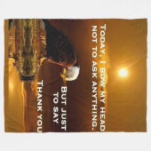 今日は頭を下げる フリースブランケット (正面(横))