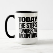今日やる気を起こさせるのステップ明日の山 マグカップ (左)