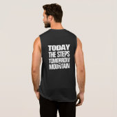 今日やる気を起こさせるのステップ明日の山 Tシャツ (裏面フル)