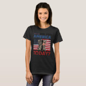今日アメリカは獣医のアメリカ国旗を立てたか Tシャツ (正面フル)