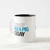 今日モルモットのロゴのマグ ツートーンマグカップ (正面左)