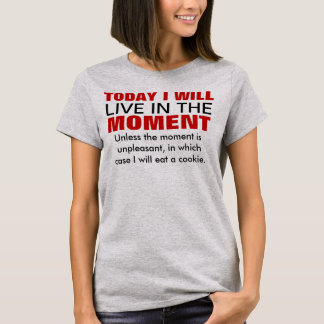今生きるタイポグラフィ Tシャツ