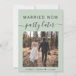 今結婚した後のパーティーSage Greenの結婚写真