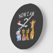 今２歳だよ！動物園での２歳の誕生日、Ｔシャツ ラージ壁時計 (傾斜)
