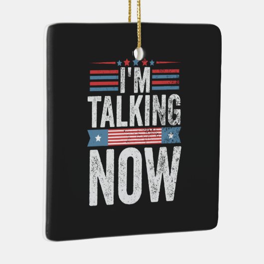 今、トランプ・カマラ大統領の討論について話している セラミックオーナメント (右)