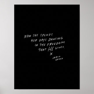 今、彼女は彼女の日踊りを使う ポスター