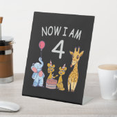 今、私は4歳の動物園の4歳の誕生日である 台座サイン (インサイチュ)