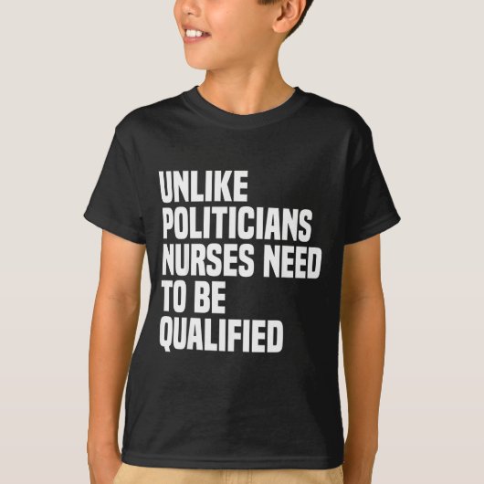 介護士と違って看護師は資格が必要ですよ サルカズム Tシャツ (正面)