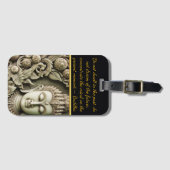 仏教の穏やかな姿の彫刻。生成AI ラゲッジタグ (正面横)