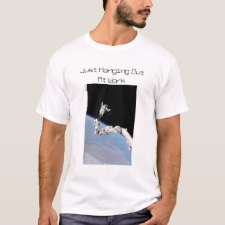仕事でちょうどぶら下がった Tシャツ