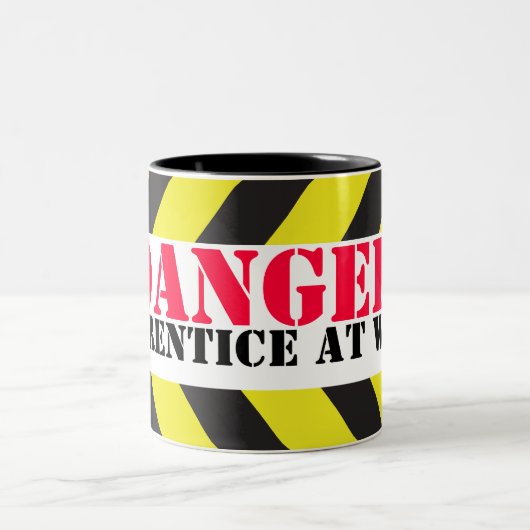 仕事のシェブロンの労働者のマグの危険の徒弟 ツートーンマグカップ (中央)