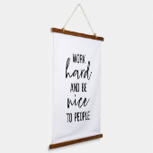 仕事の懸命と人に優しい 吊り下げ型タペストリー (傾斜あり)