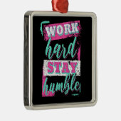 仕事の懸命を謙虚に保つ メタルオーナメント (右)