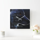 仕事の懸命 – 成功 – Wolf やる気を起こさせる スクエア壁時計 (ホーム)