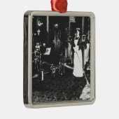 仕事の掃除機 メタルオーナメント (右)