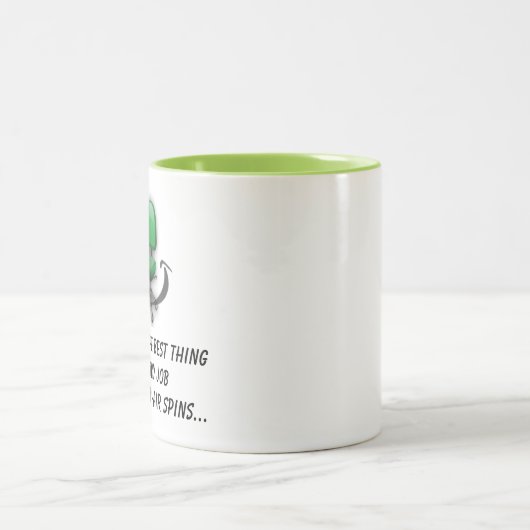 仕事の椅子は回しますマグ(緑)を ツートーンマグカップ (中央)