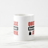 仕事の静寂の受付係 コーヒーマグカップ (中央)