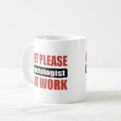 仕事の静寂のHerpetologist コーヒーマグカップ (正面左)