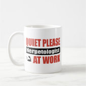 仕事の静寂のHerpetologist コーヒーマグカップ (左)