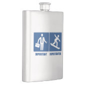 仕事は大事、スノーボードは重要 フラスク (右)