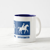 仕事は重要で、乗馬は重要である ツートーンマグカップ (正面右)