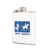 仕事は重要で、乗馬は重要である フラスク (左)