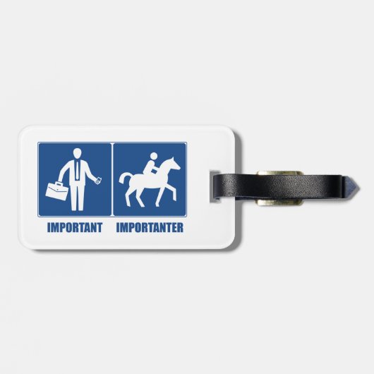 仕事は重要で、乗馬は重要である ラゲッジタグ (裏面横)