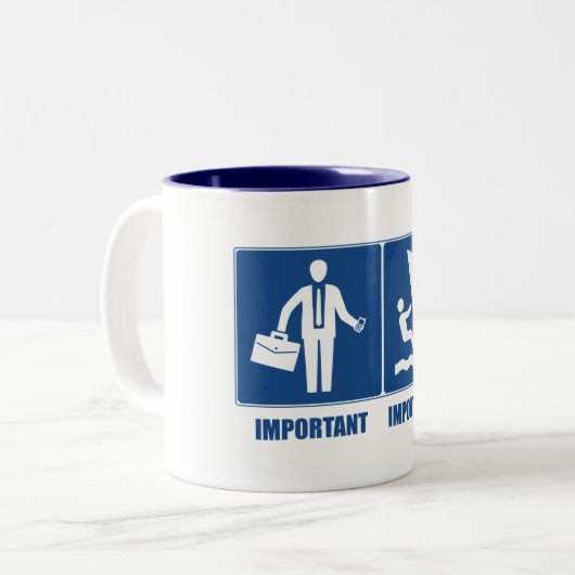 仕事は重要、ウィンドサーフィンは重要 ツートーンマグカップ (正面左)