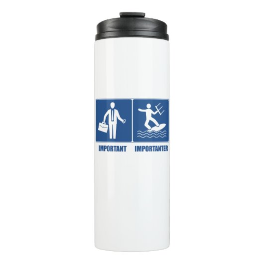 仕事は重要、カイトサーフィンは重要 タンブラー (正面)