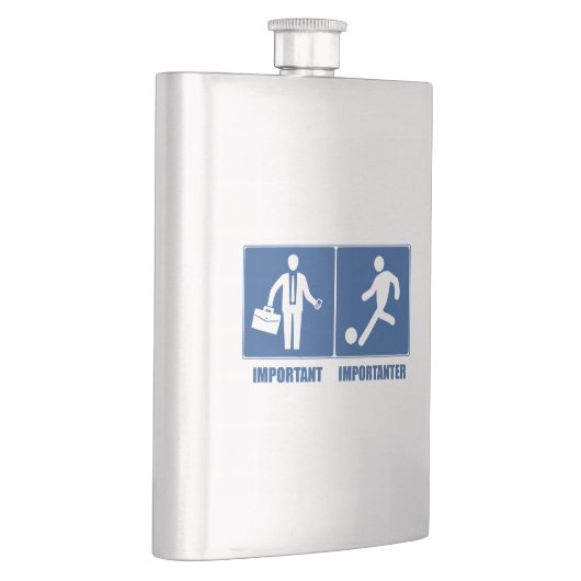 仕事は重要、サッカーはもっと重要だ フラスク (右)