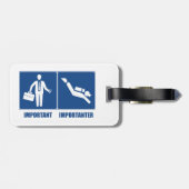 仕事は重要、スキューバダイビングが重要 ラゲッジタグ (裏面横)