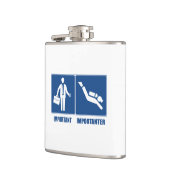 仕事は重要、スキューバダイビングは重要 フラスク (左)