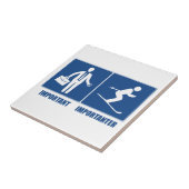 仕事は重要、スキーは重要 タイル (側面)