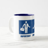 仕事は重要、ホッケーは重要 ツートーンマグカップ (正面左)