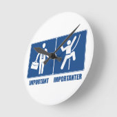 仕事は重要、登山は重要 ラウンド壁時計 (傾斜)