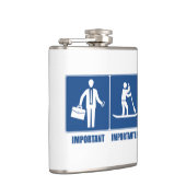 仕事は重要、立ち上がったパドルは重要 フラスク (右)