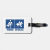 仕事は重要、馬は重要 ラゲッジタグ (裏面横)