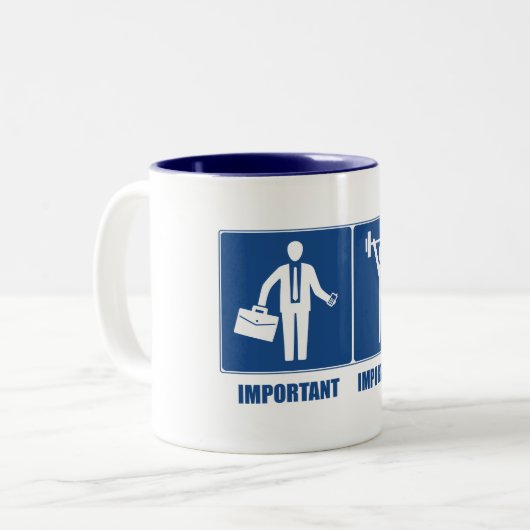 仕事は重量挙げが重要だ ツートーンマグカップ (正面左)