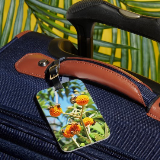 仕事中のミツバチ ラゲッジタグ (正面インサイチュ1)