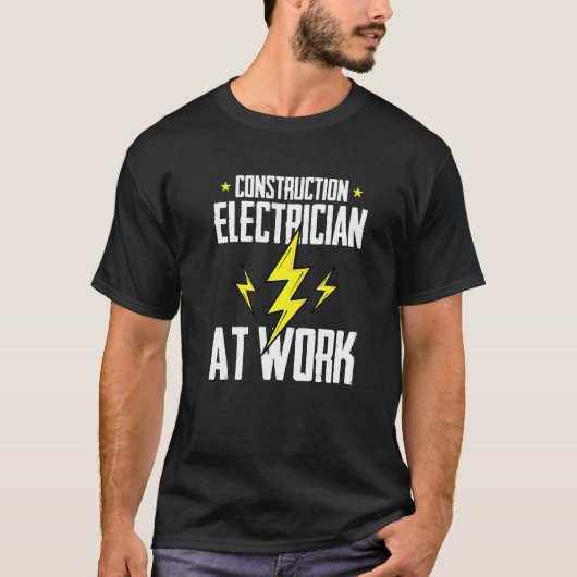 仕事中の建設電気技師 建設電気 Tシャツ (正面)