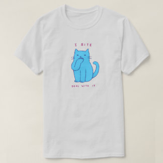 仕事場での「イケイケ青猫、私は噛む、それでいいでしょ」 Tシャツ