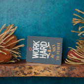 仕事懸命で人に優しい フォトプラーク (側面)