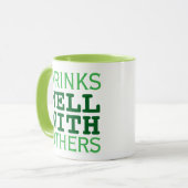 他の人たちと一緒によく飲むSt patricks day・ギフト マグカップ (正面左)