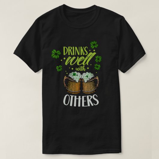 他の人と一緒によく飲む誕生日アイルランドSt patricks Tシャツ (デザイン正面)