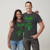 他の人と一緒によく飲むSt patricks day Tシャツ (ユニセックス)