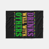 他の人と一緒に飲おもしろいむMardi Gras 2025 フリースブランケット (正面(横))