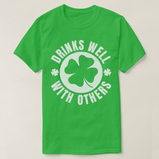 他の人と一緒に飲おもしろいむSt patricks daySt P Tシャツ (デザイン正面)