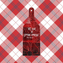 他を持ち上げて上昇するガラスの切断ボード赤