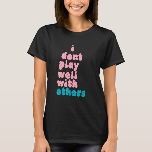 他人とうまくやっていけない個人 5 Tシャツ (正面)