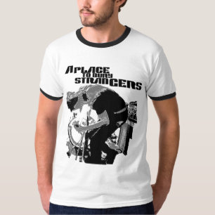 他人のオリバーのティーを埋める場所 Tシャツ